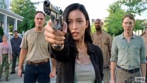 twd-s7e8-rosita-shoots-negan